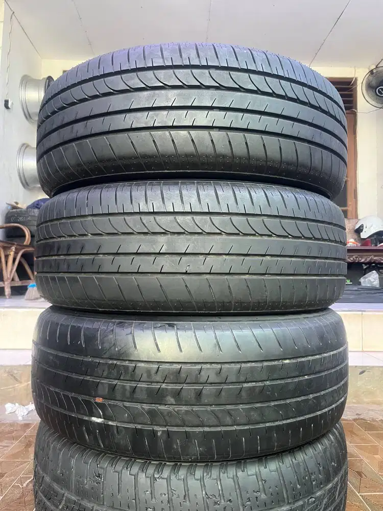 Ban Bridgestone Dueler H/L 33a 235 55 r20 3pcs