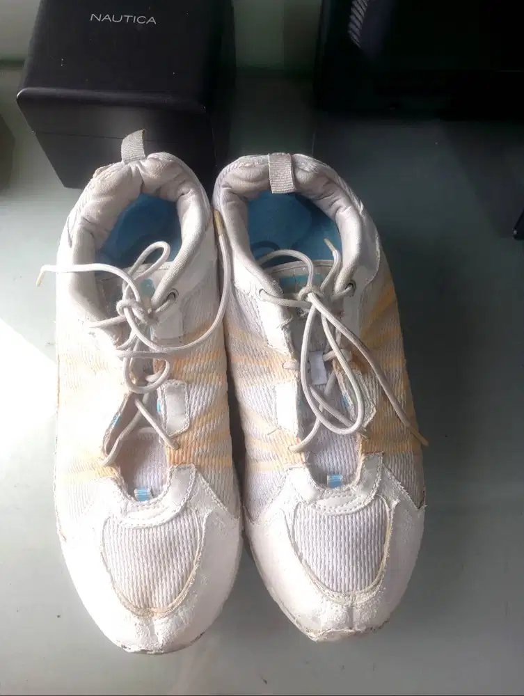 Obral Sepatu Sneakers Reebok asli Thailand