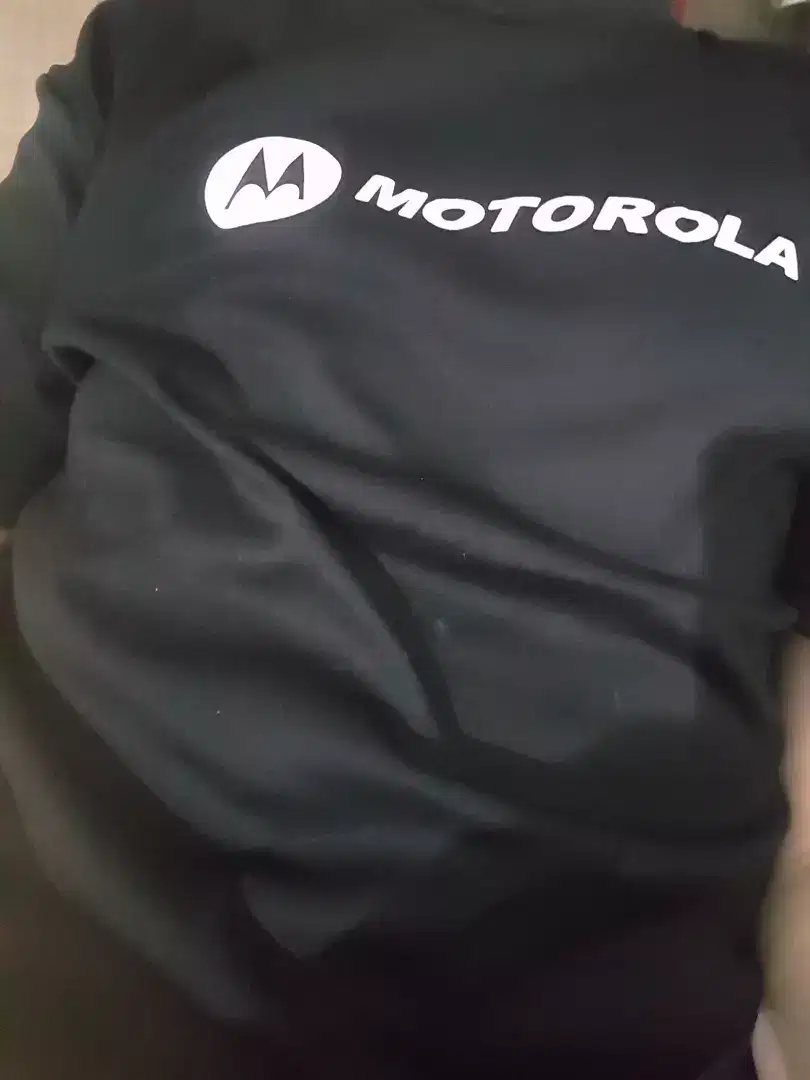 Uniqlo t shirt motorola