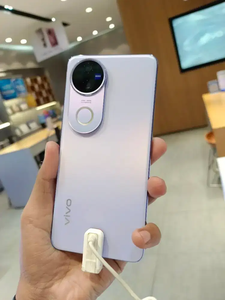 Vivo V50 5G RAM 12+12GB Internal 256GB