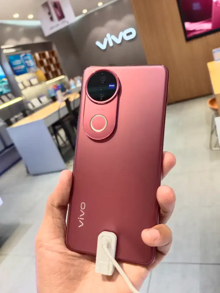 Vivo V50 5G 12+12GB Internal 512GB