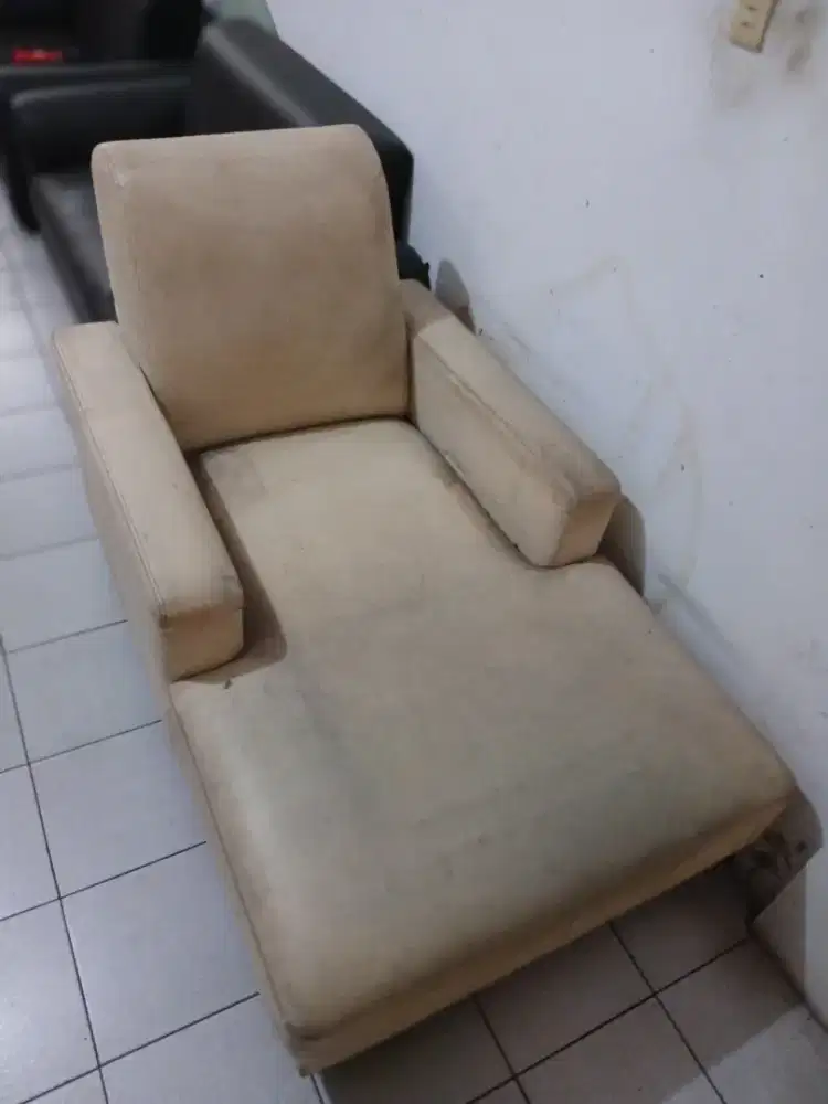DIJUAL SOFA SANTAI UNTUK NONTON TV ,COCOK UNTUK DI RUANG TAMU / KAMAR