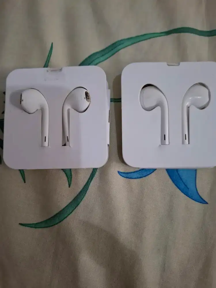 Henset iphone colokan jack 3.5 original iphone