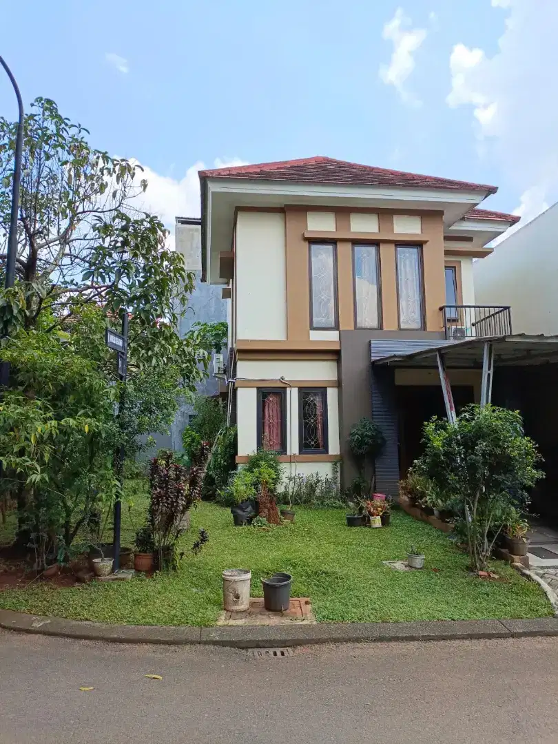 Dijual Rumah Posisi Hoek di Legenda Wisata Cibubur