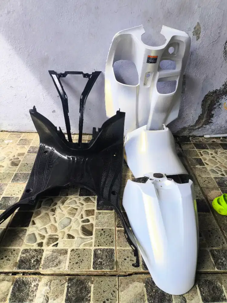 Part Body Yamaha Grand Filano White Pearl (ambil semua partnya)