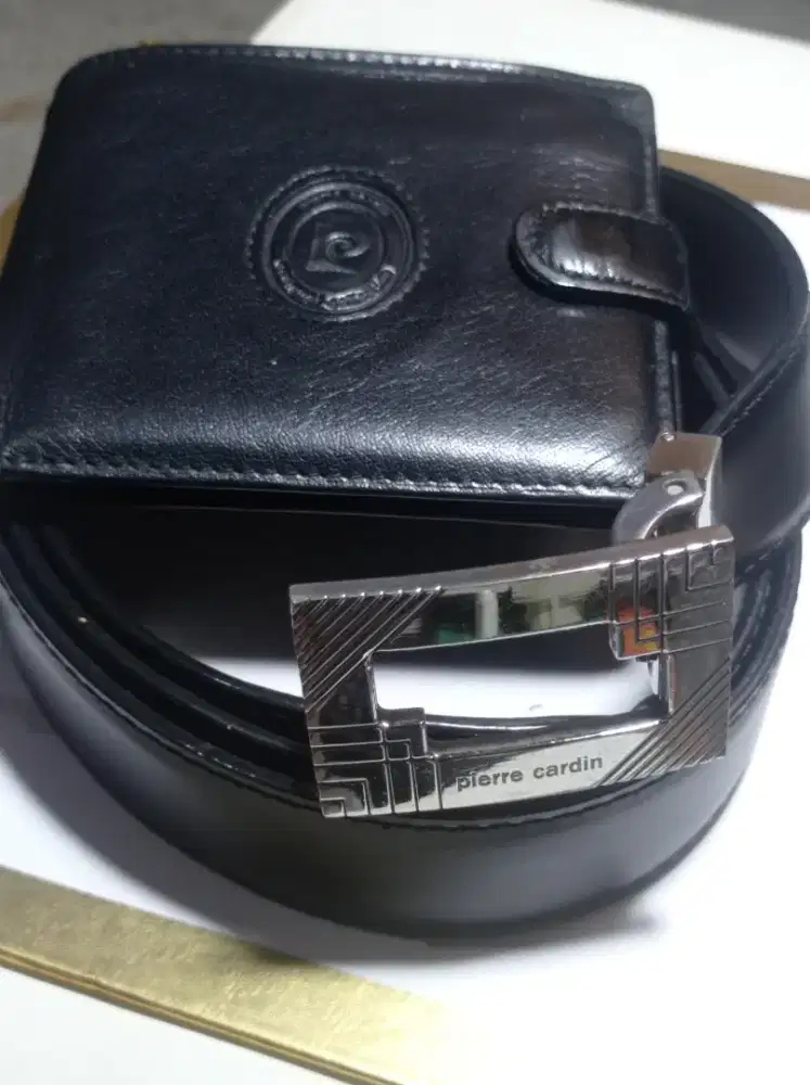 Ikat Pinggang & Dompet Merek :  Pierre Cardin