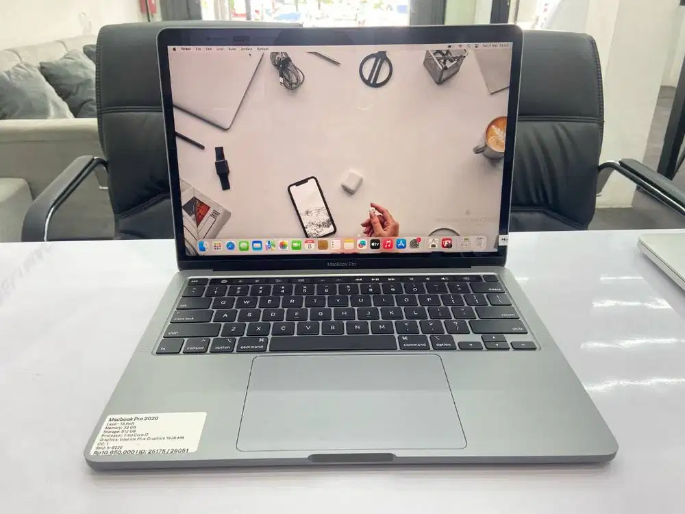 MACBOOK PRO 2020 RAM 8/256 GB INTEL CORE i5