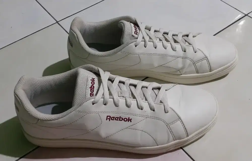 Sepatu Reebok classic
