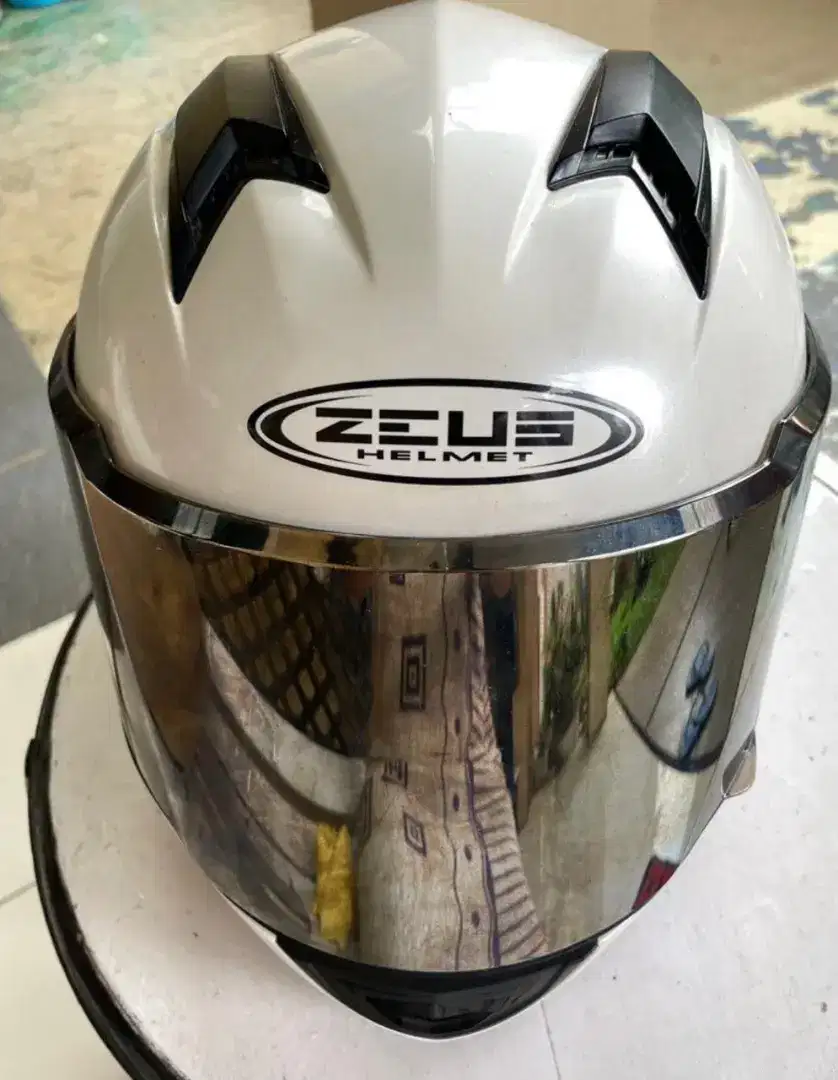 Helm Zeus full face tipe ZS 611