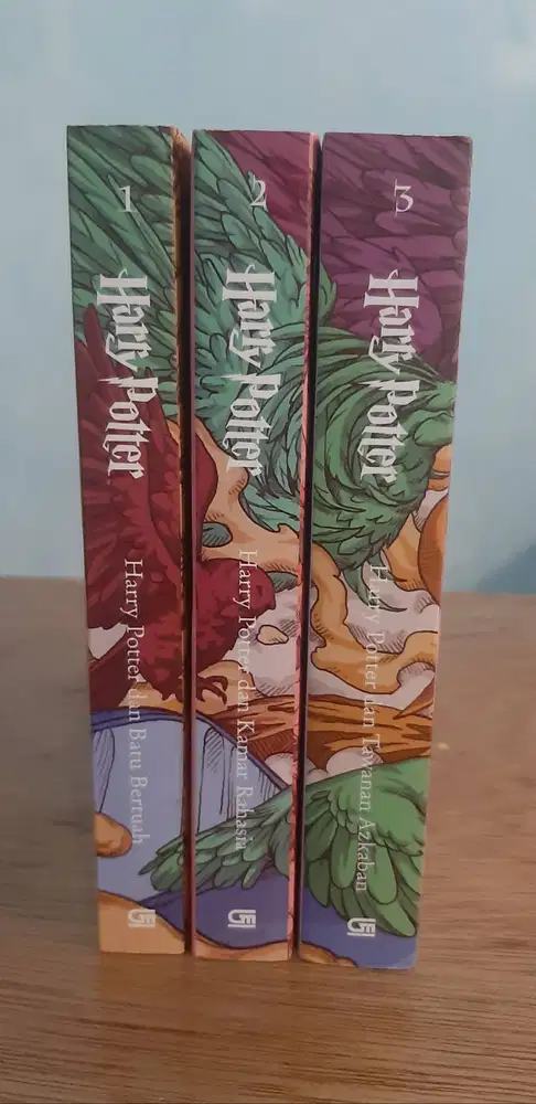 Preloved Buku Harry Potter 1, 2, & 3 (Indonesia) – Koleksi Lengkap!