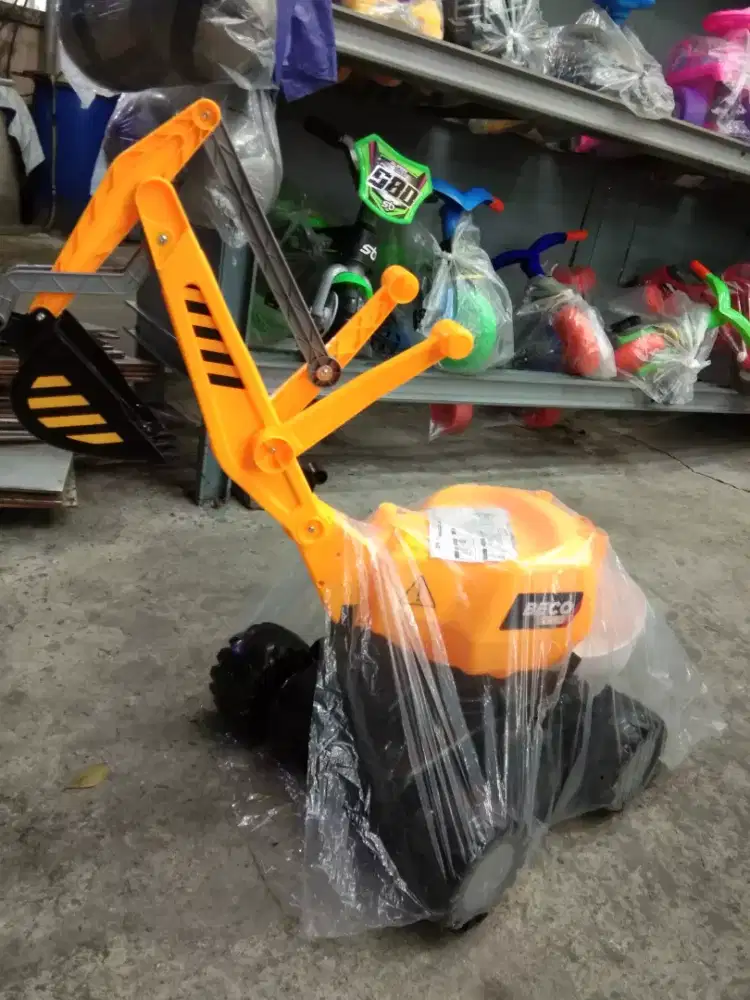 mainan anak mobil exsa putar balikpapan.mar