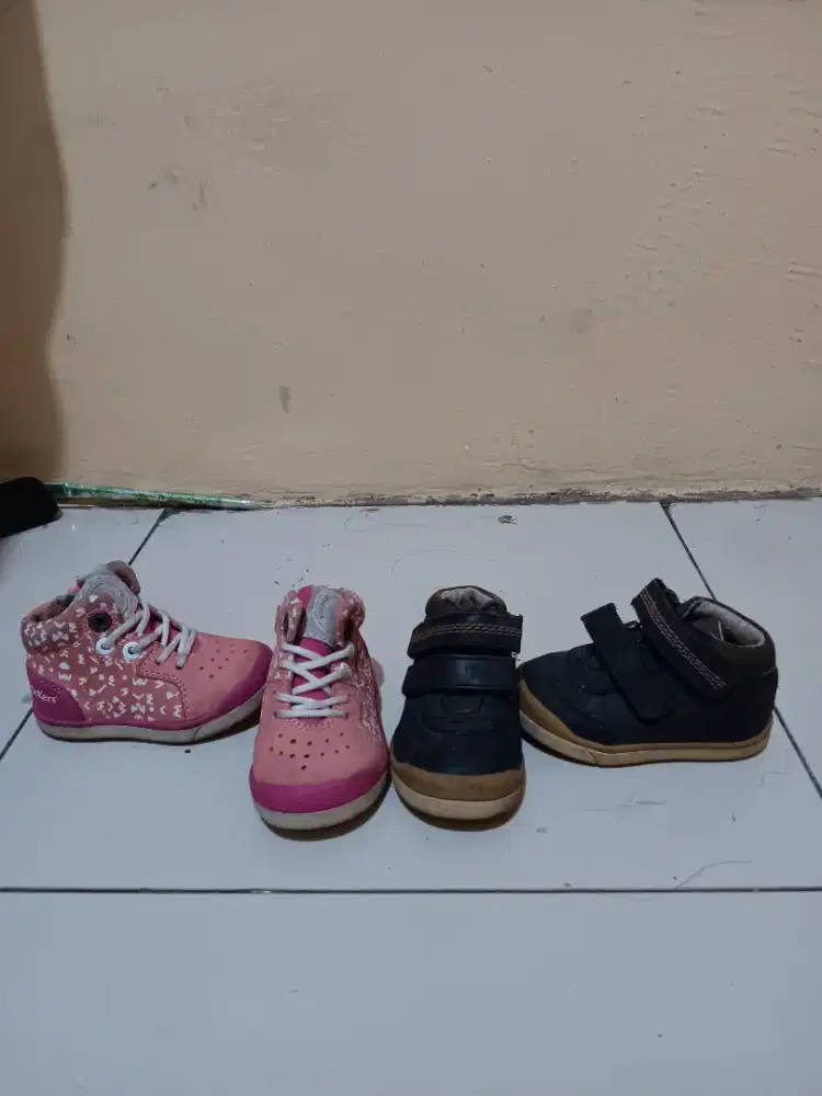 JuaL sepatu kickers