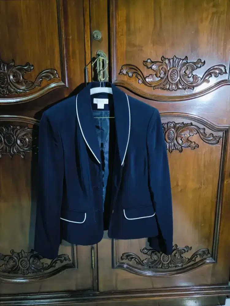 Blazer wanita warna NAVY