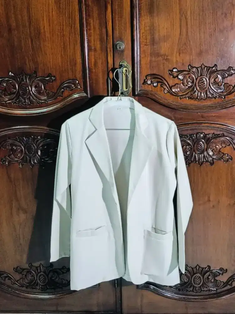Blazer wanita cream