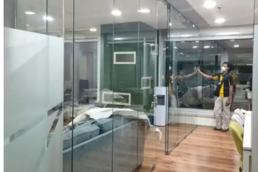 Pintu kaca tempret 12mm