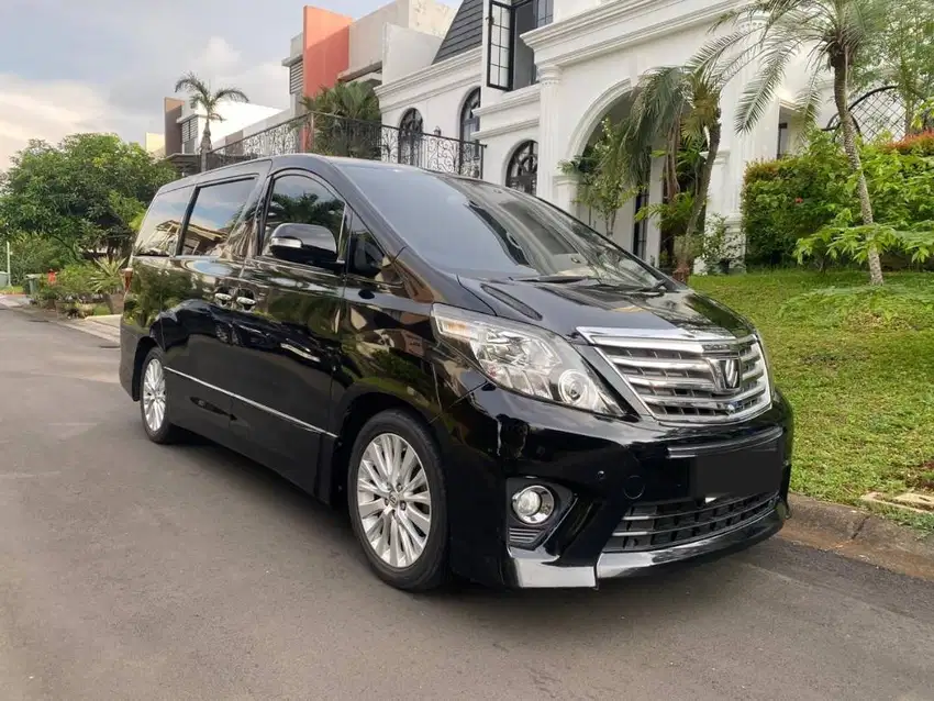 Toyota Alphard S 2.4 AT Hitam Tahun 2012