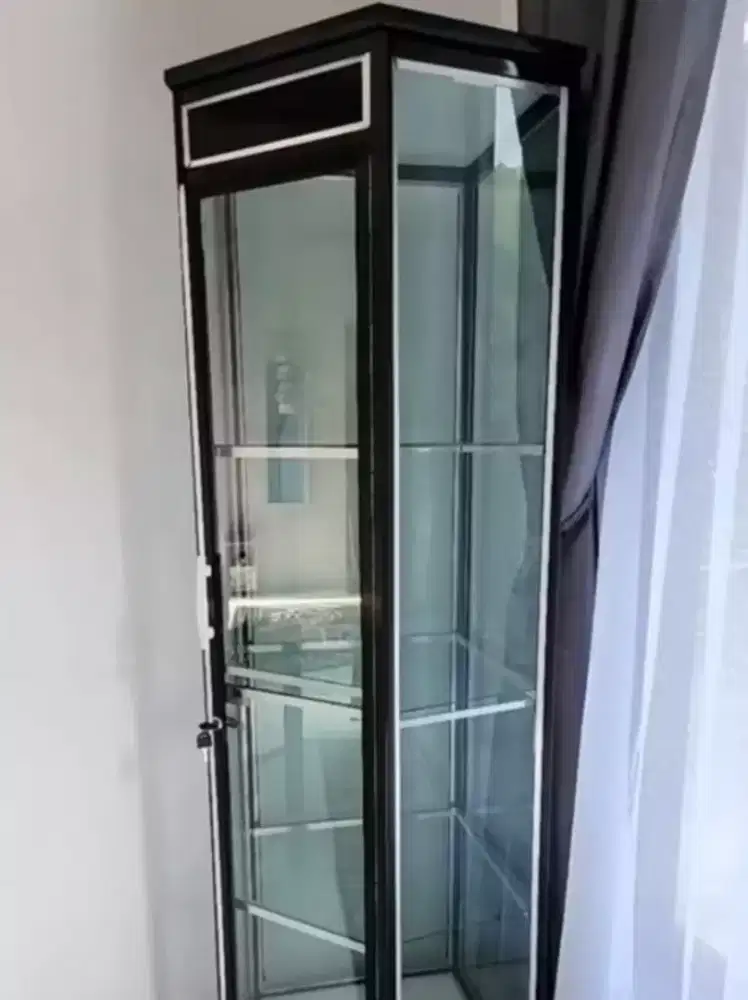 Lemari Tas, Lemari Boneka,  Lemari Sudut Kaca, Lemari Pajangan Piala,