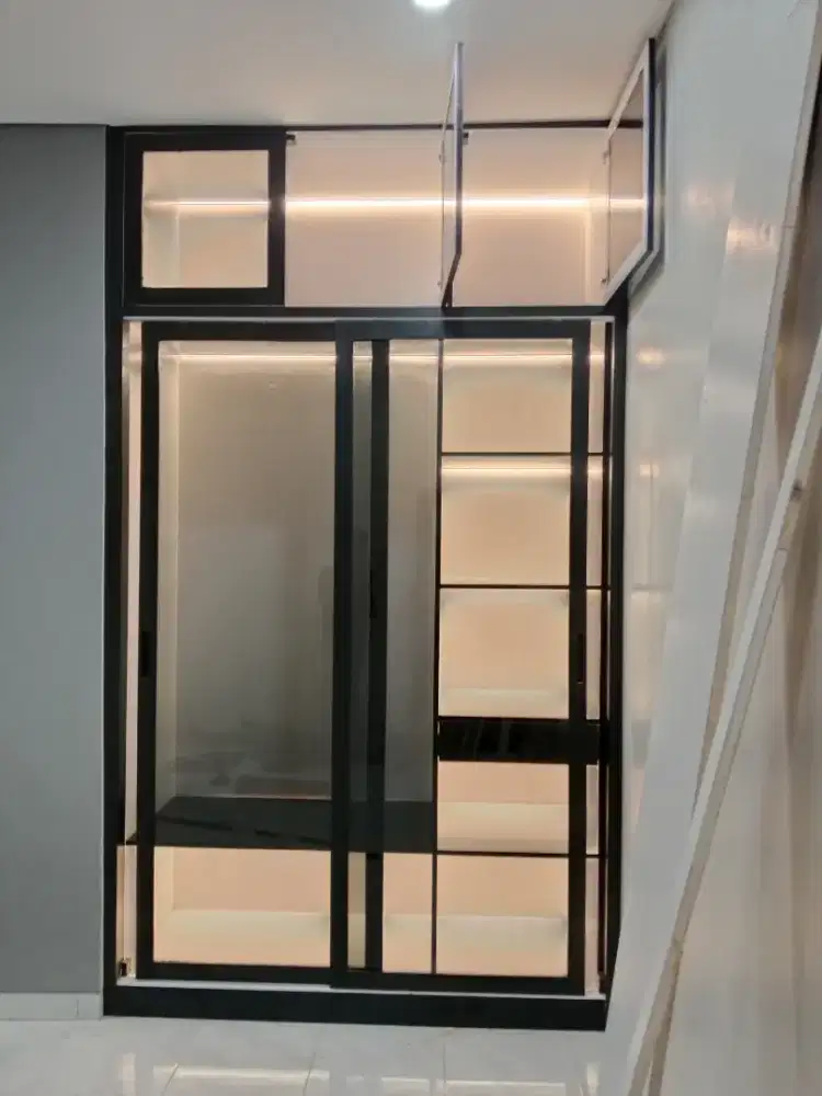 Lemari baju minimalis