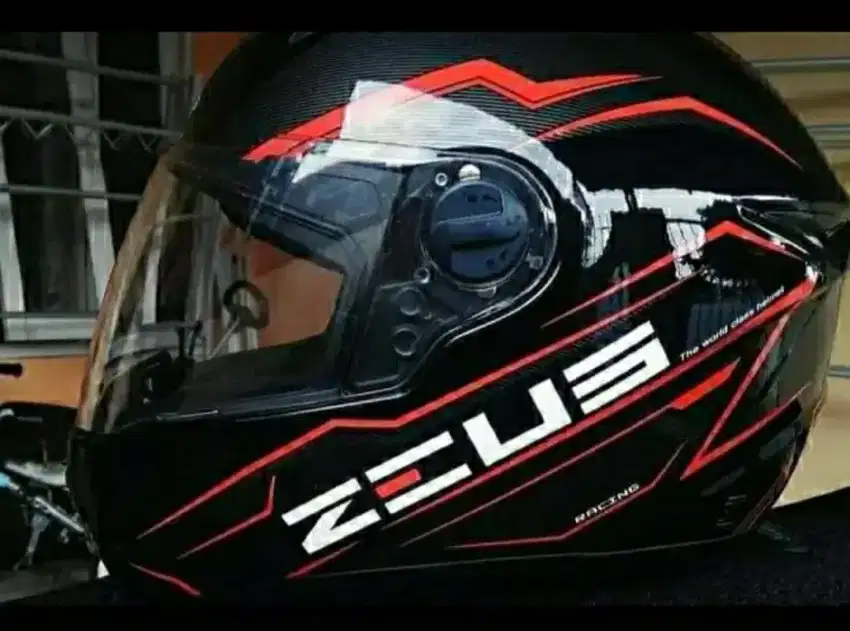 Helm Zeus tipe 811