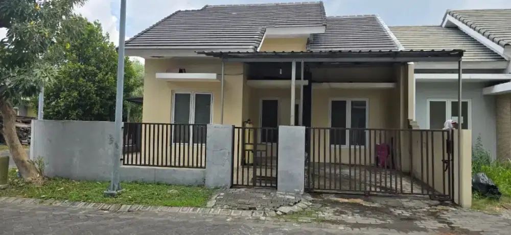 DISEWAKAN RUMAH semi furnished