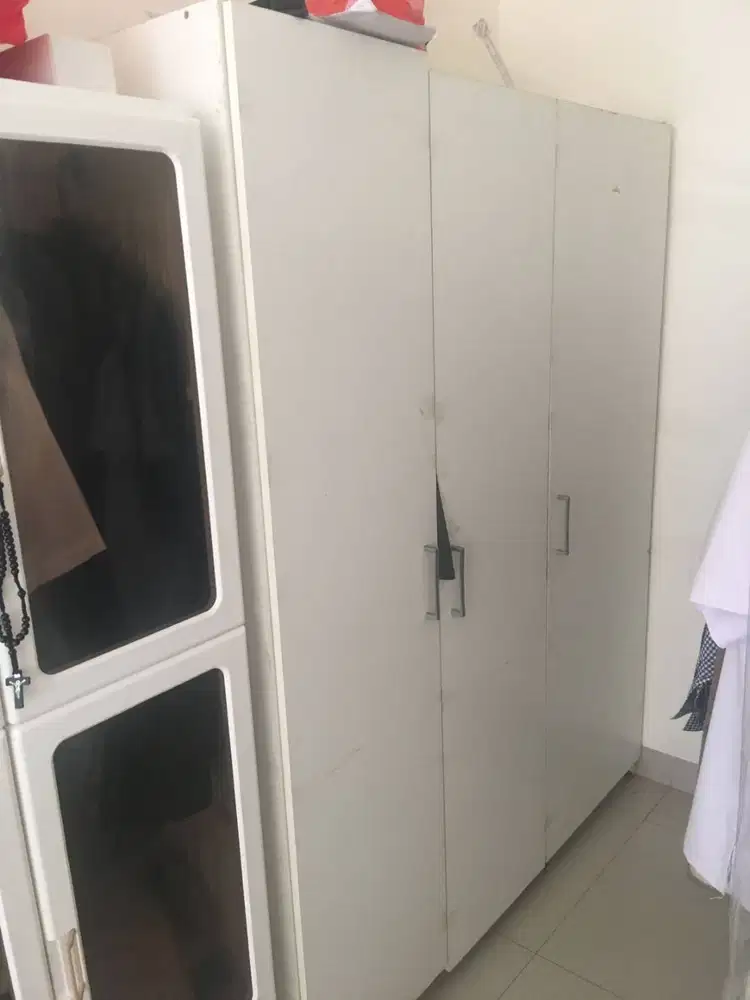 Lemari baju putih Ikea