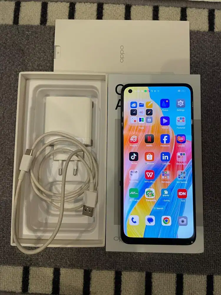 Dijual Oppo A78 Black 8/256GB Resmi s.d 7 januari 2026 Mulus Lengkap