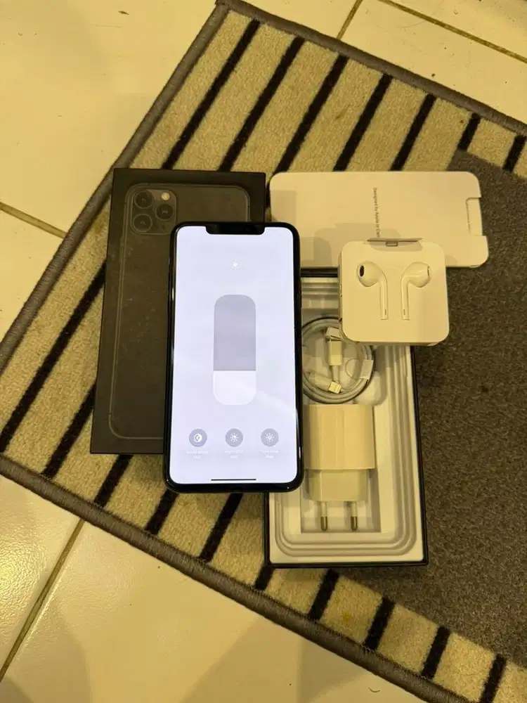 Dijual Iphone 11 Promax 256GB Green Mulus Lengkap Teregister Beacukai