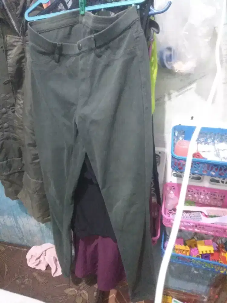 Celana wanita uniqlo