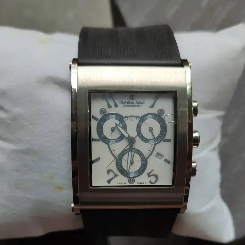 jam tangan analog  christian angel chronograph CA7052 used