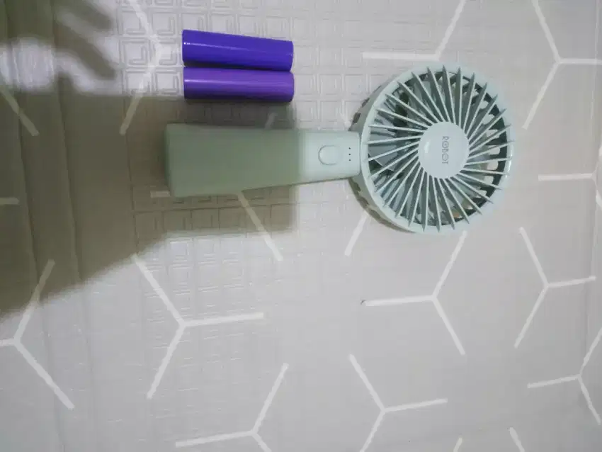 Kipas Portabel merk Robot