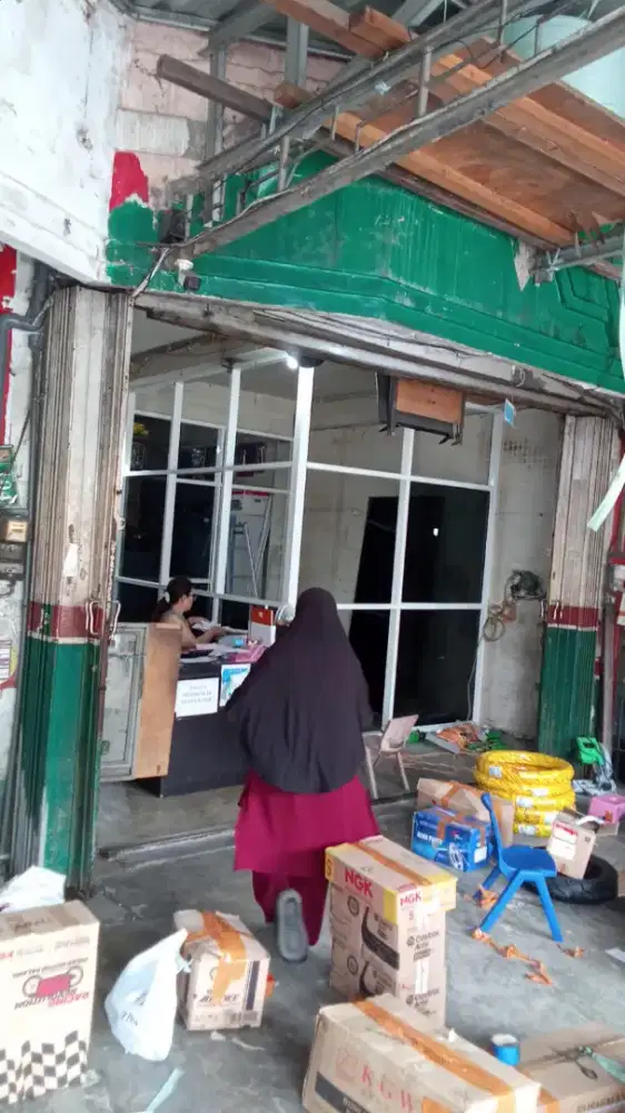 Bikin partisi kaca almanium murah