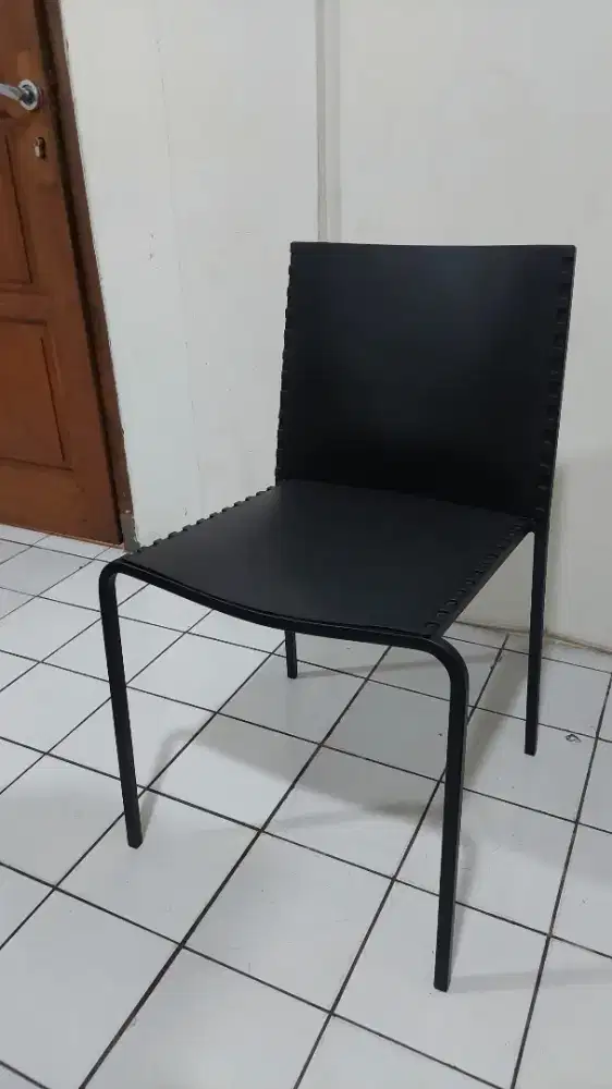 Bangku Cafe Warna Hitam (8 unit)