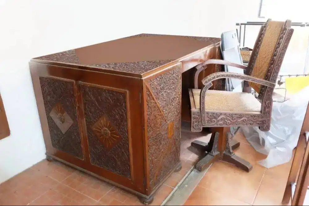 Meja Kerja Ukir Kayu Jati