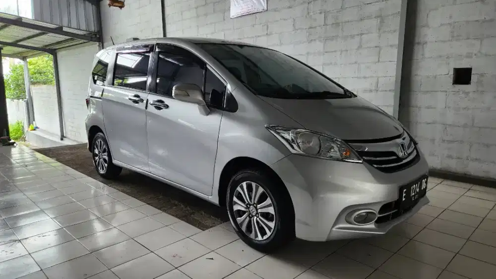 HONDA FREED SD AT 2015