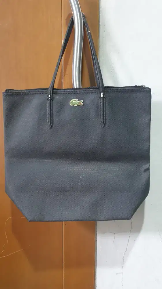 Tas wanita Lacoste