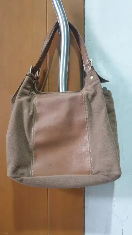 Tas tangan wanita coklat