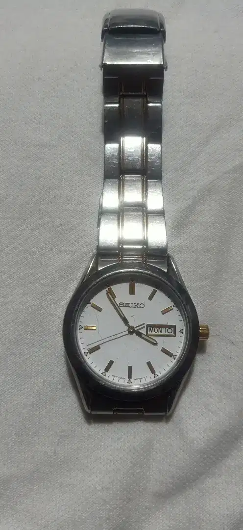 Jam tangan seiko quartz stainless