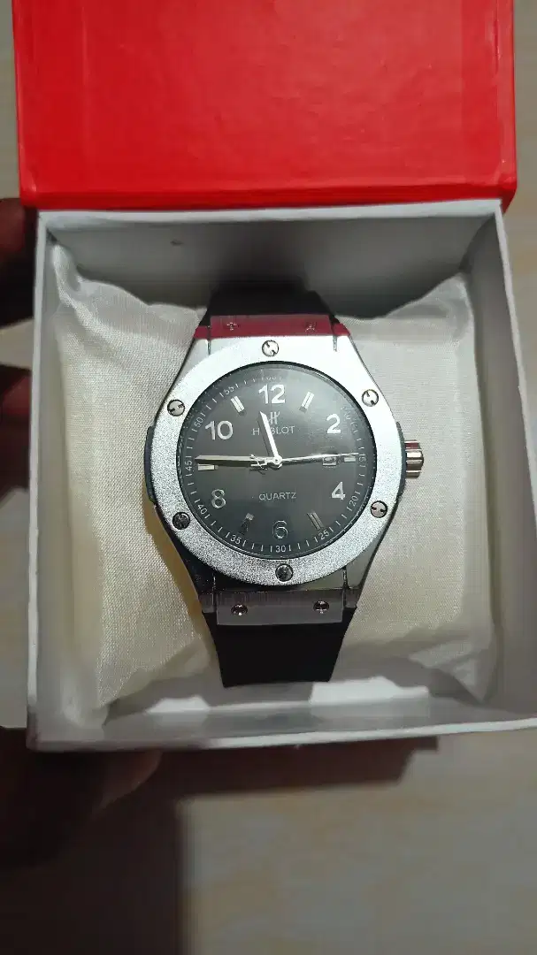 Jam tangan Cowok lengkap dengan Box