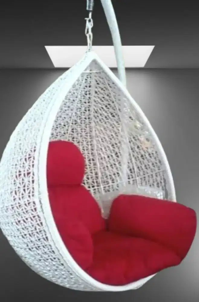 KURSI GANTUNG TELUR/KEPOMPONG