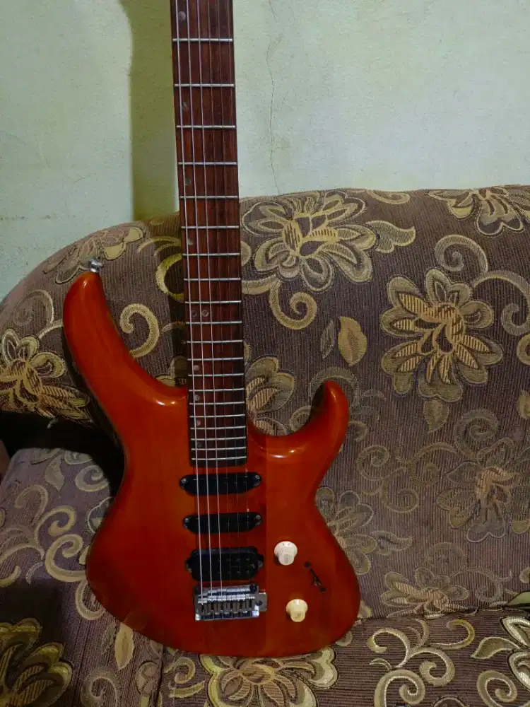 CORT Stellar S2550 honey 1997