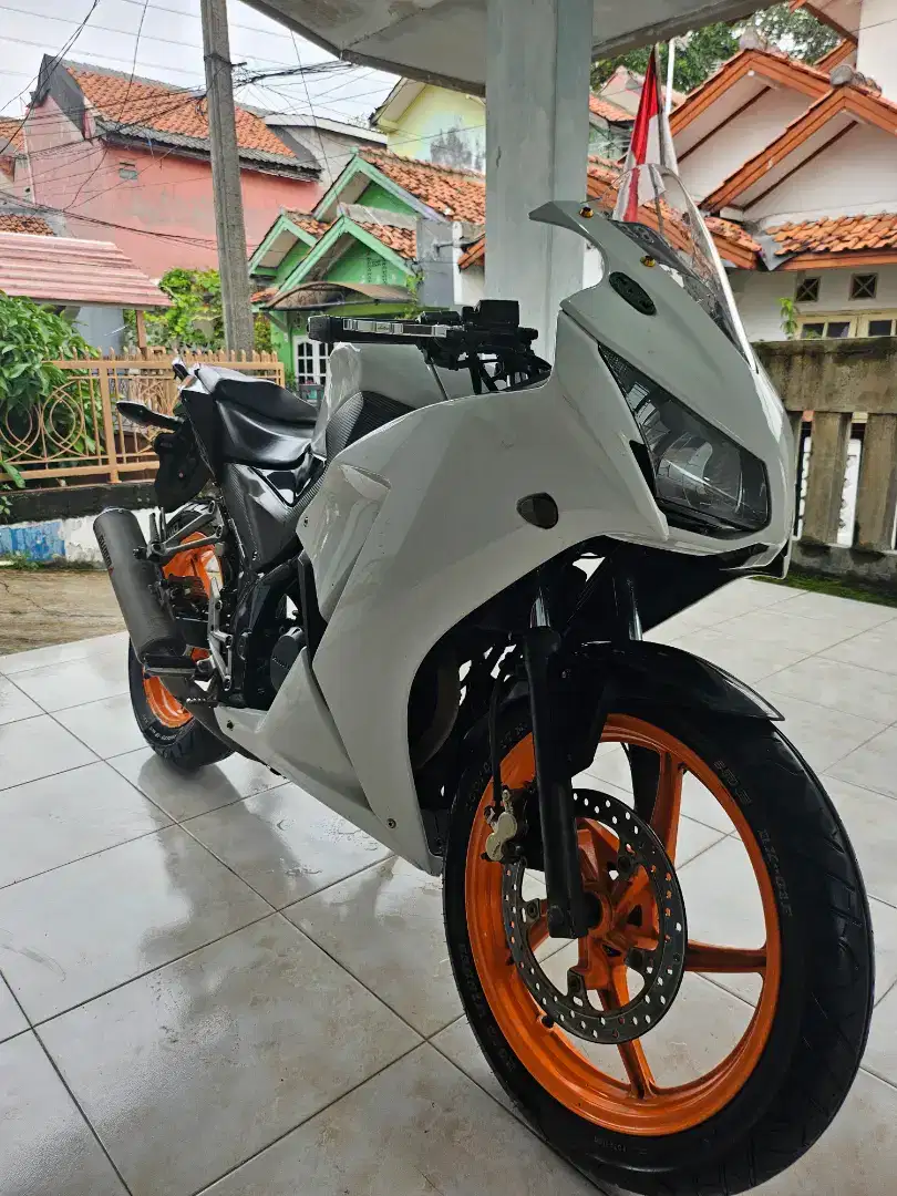 CBR 150R K45 Tahun 2015