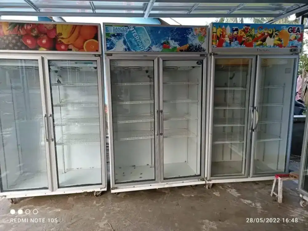 SHOWCASE 2 PINTU PENDINGIN MINUMAN DAN MAKANAN