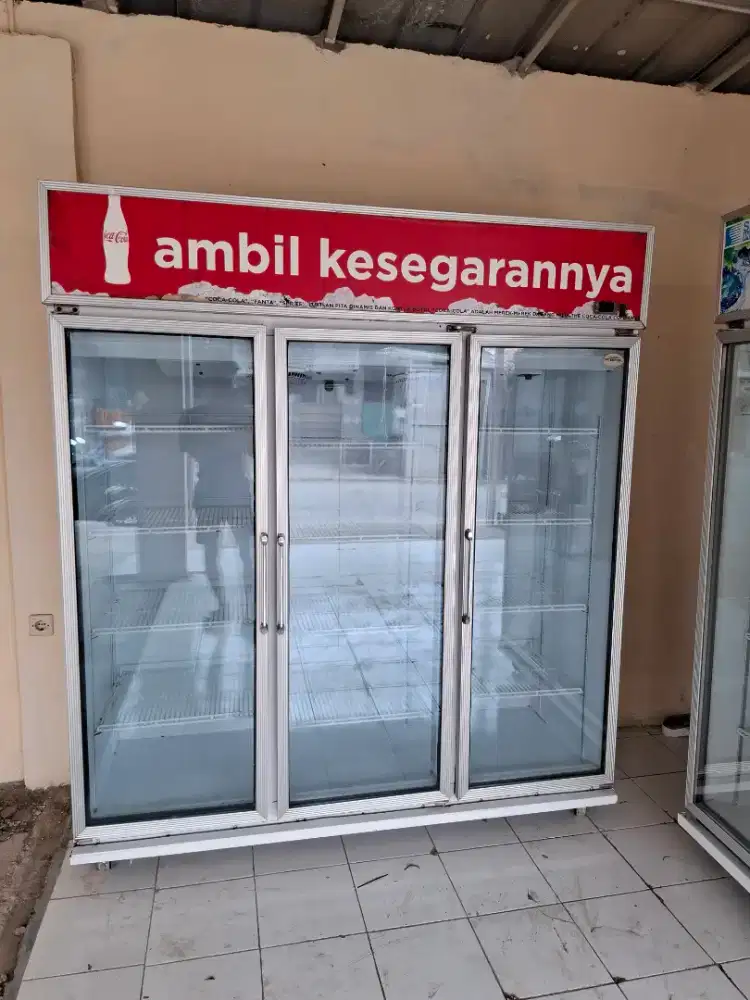 SHOWCASE 3 PINTU PENDINGIN MINUMAN