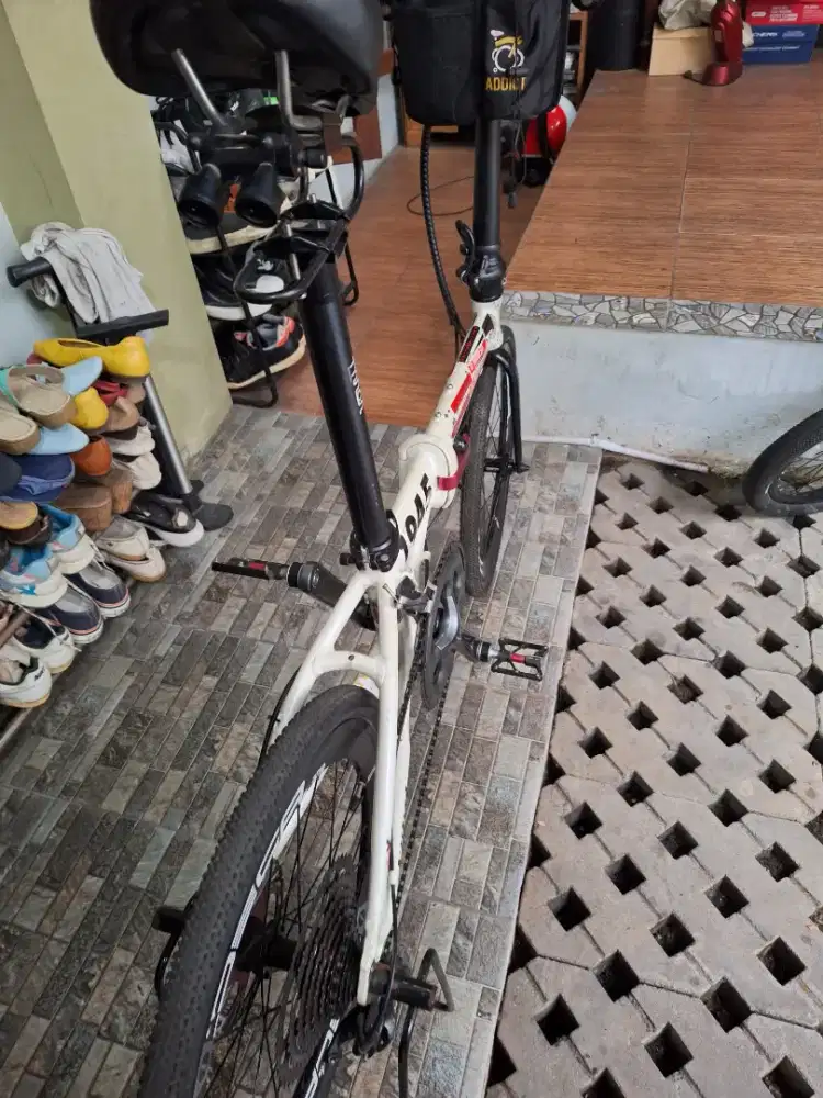 Sepeda lipat special edition Merah Putih Up graded