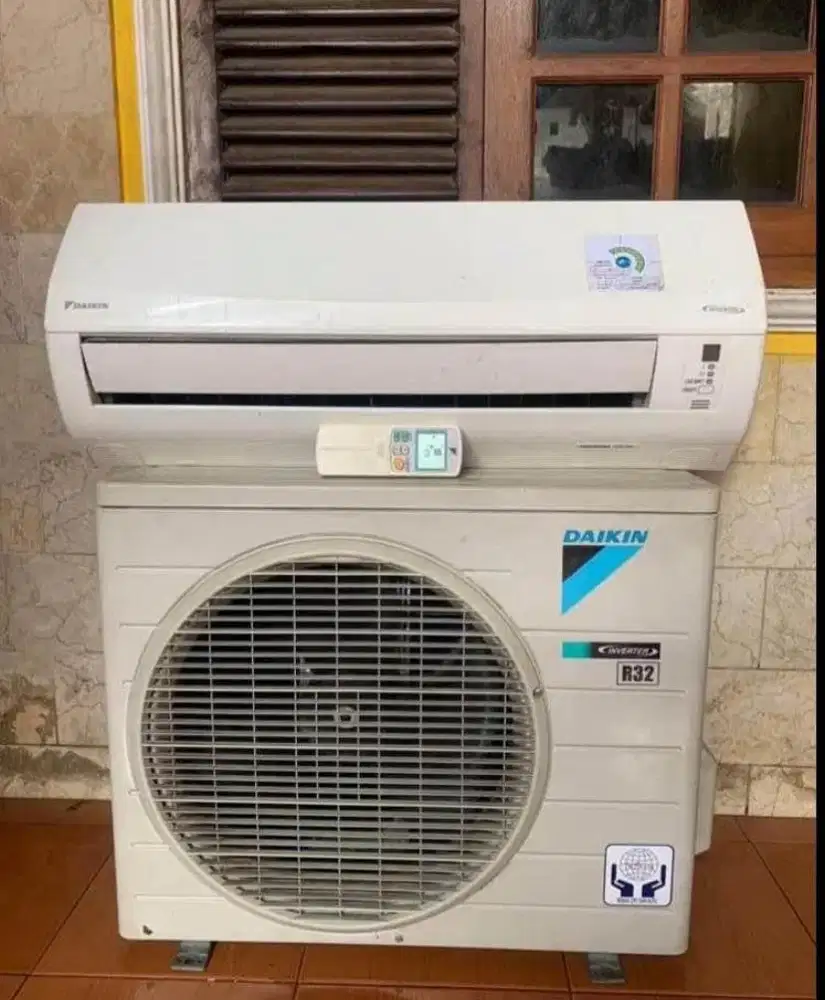 Daikin inverter 1/2 pk r32 original thailand