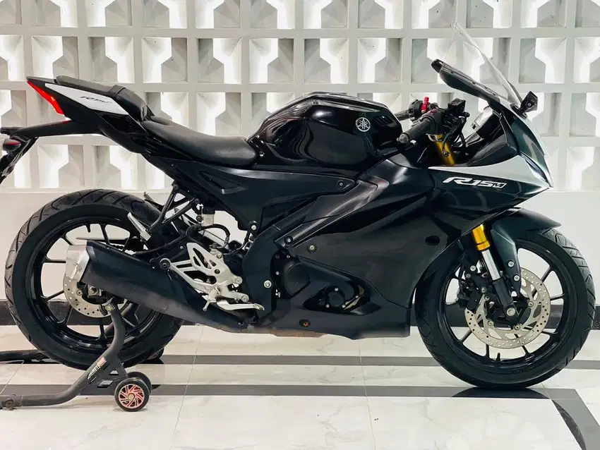 Yamaha R-15 V4 connected hitam 2022 yamaha R15V4 yzf R14 V-4