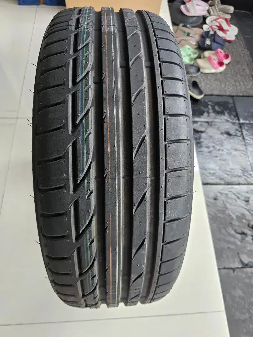 Ban bridgestone potenza S001 RFT