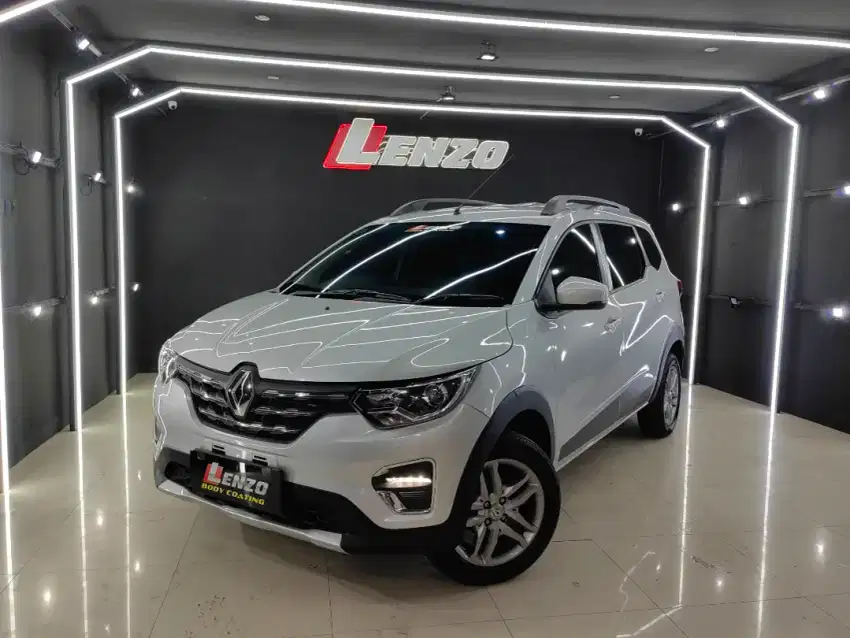 Km16rb Dp8jt Renault Triber matic 2021 pmk 2022 Silver