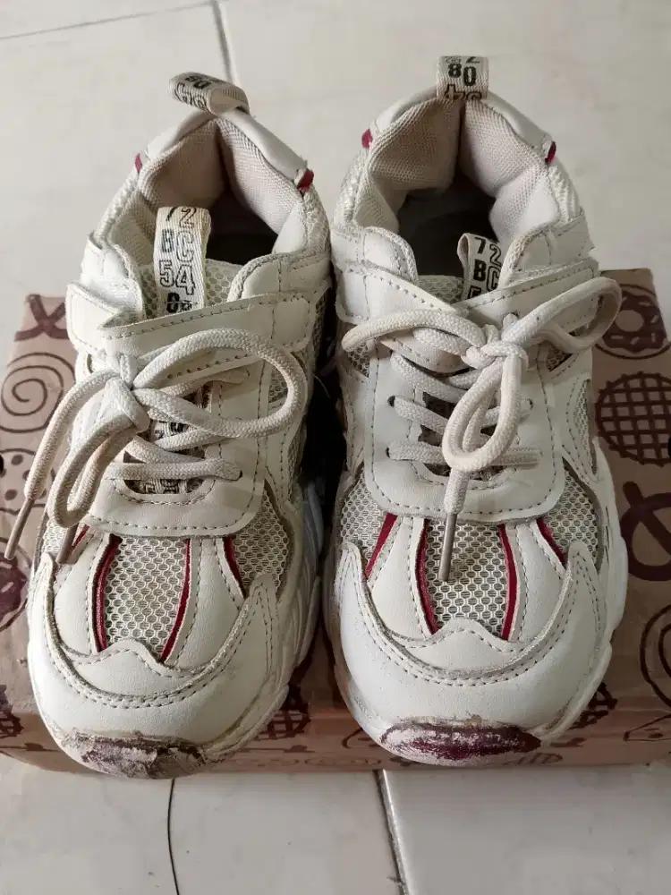 Sepatu anak Cowok Usia 4 - 6