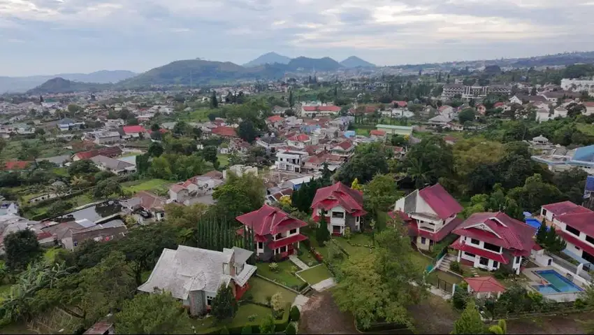 Villa Terawat Siap Huni Furnished Bumi Cimacan Pinggir Jalan Puncak